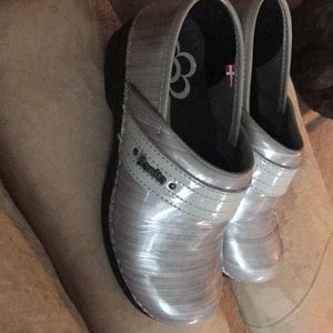 Sanita clogs 36